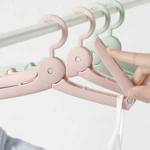 Travel folding hanger